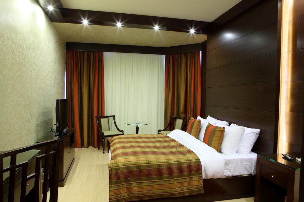 Imperial Suites Hotel Beirut Exterior photo