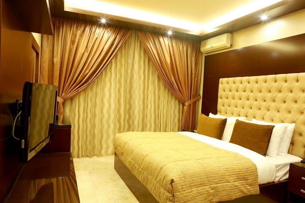 Imperial Suites Hotel Beirut Exterior photo