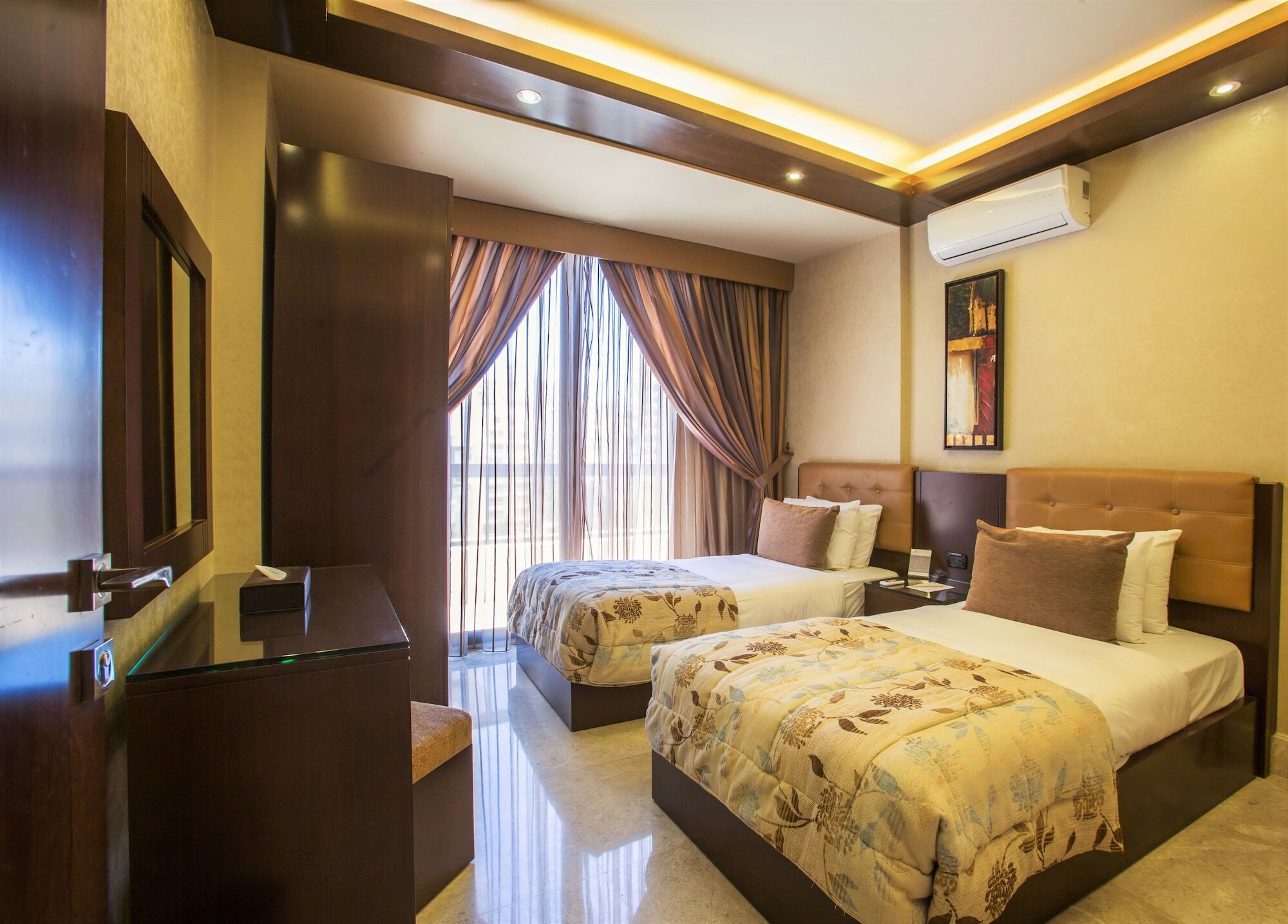 Imperial Suites Hotel Beirut Exterior photo