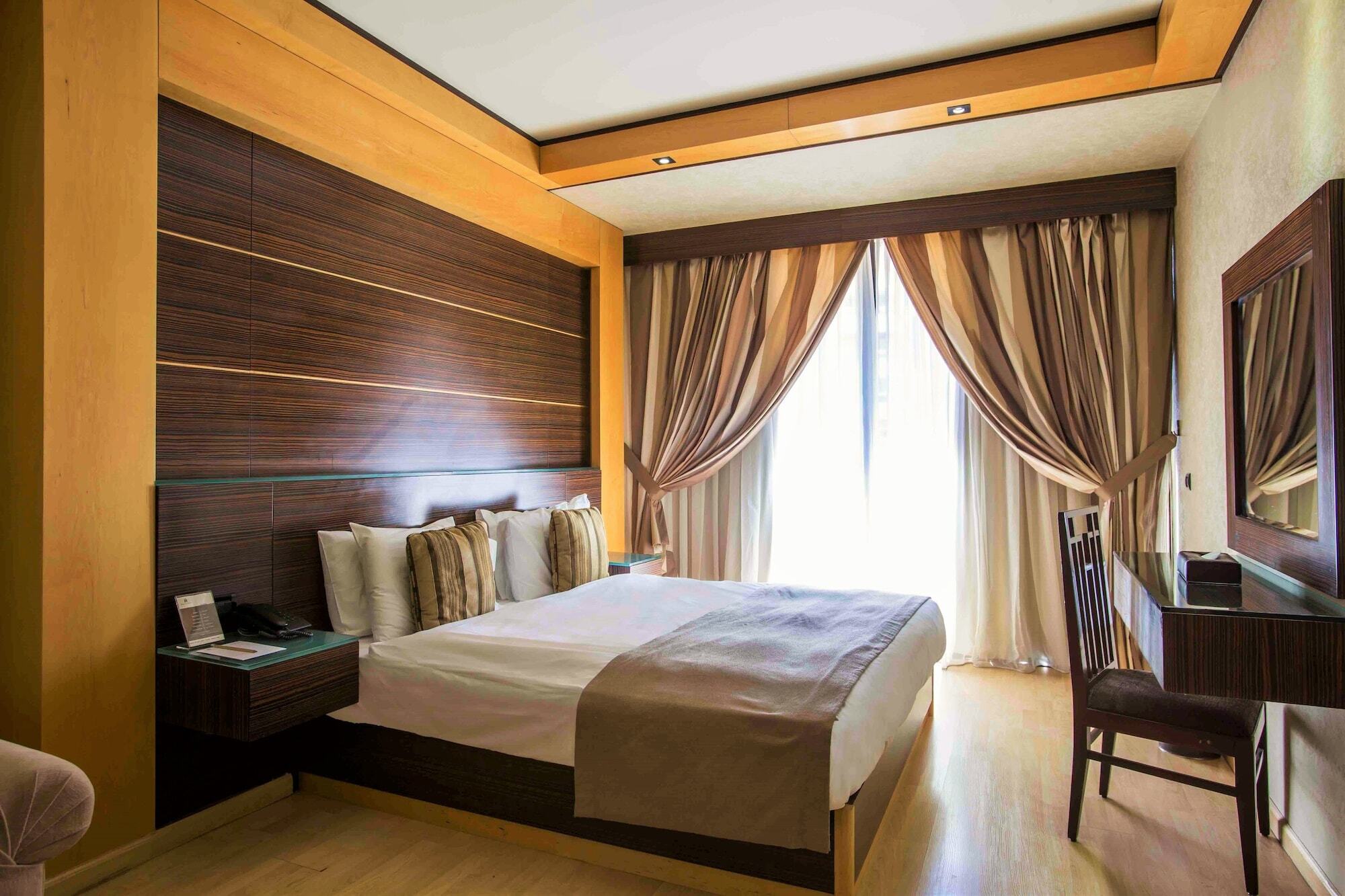 Imperial Suites Hotel Beirut Exterior photo