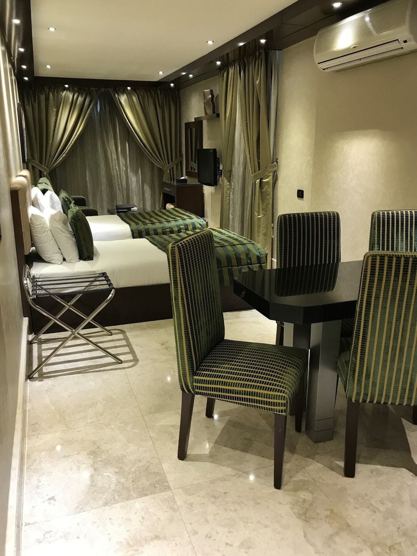 Imperial Suites Hotel Beirut Exterior photo